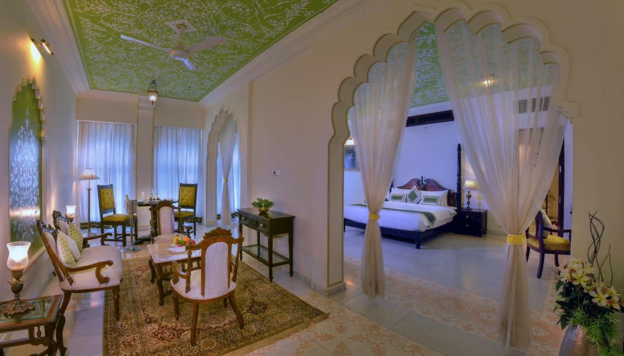 Resort Anuraga Palace
